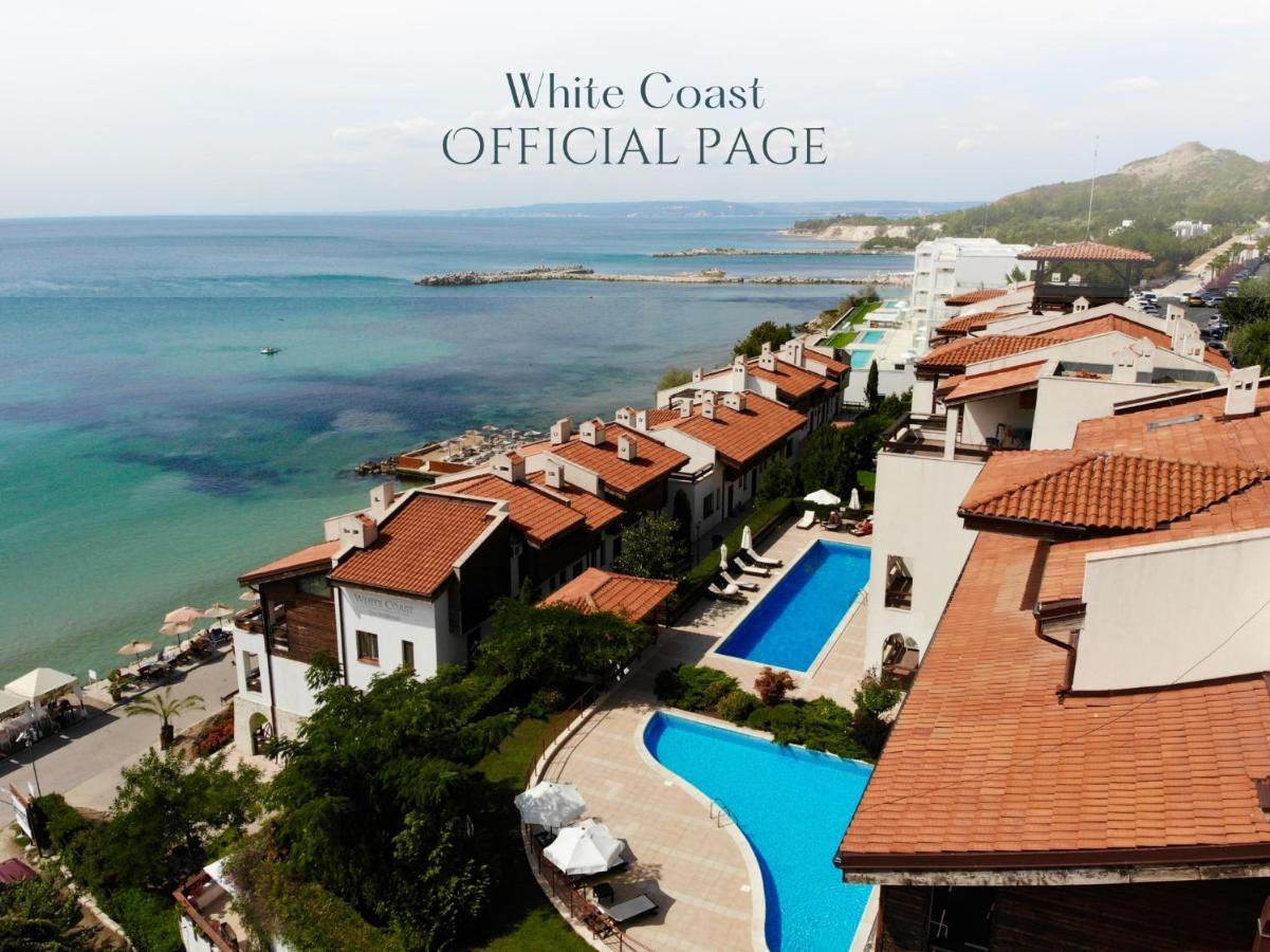 White Coast * Καβάρνα